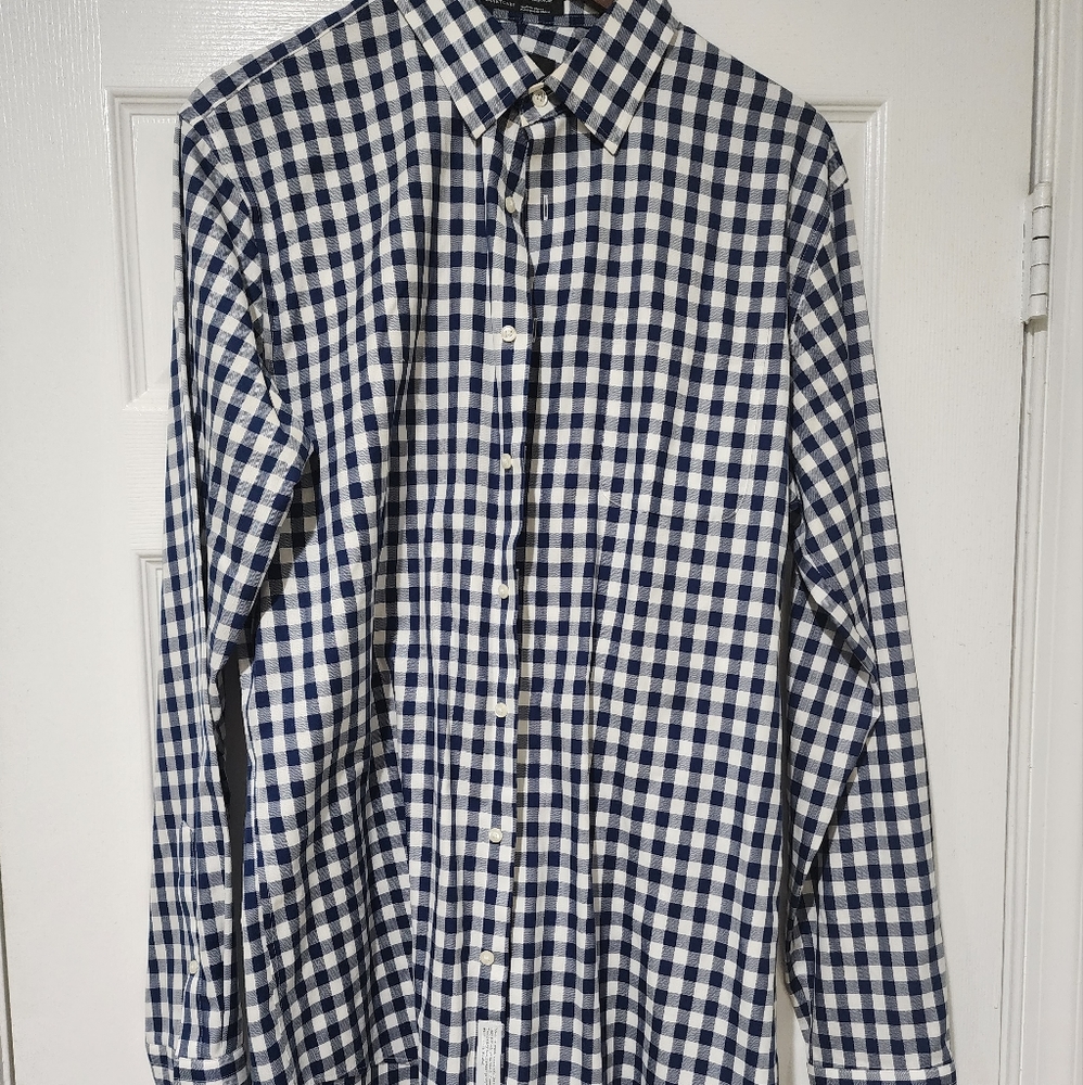Nordstrom men's shop navy and white button up. 16 36/37